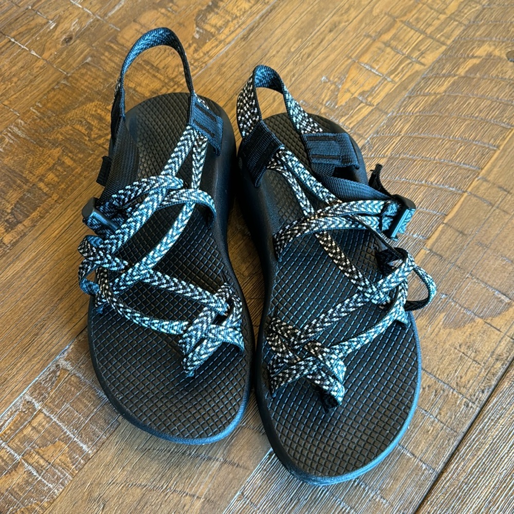 Women’s Chaco sandals black